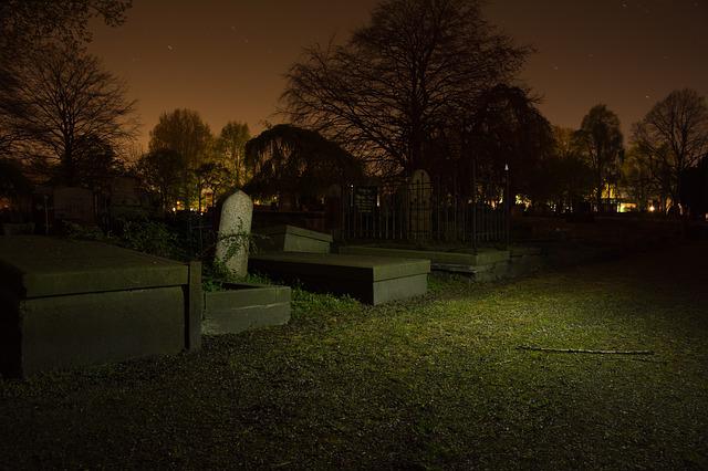 Pakistan grave story